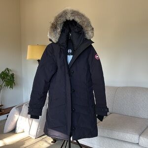Canada Goose Women’s NWT Lorette Heritage Parka Navy Blue w Fur Size M